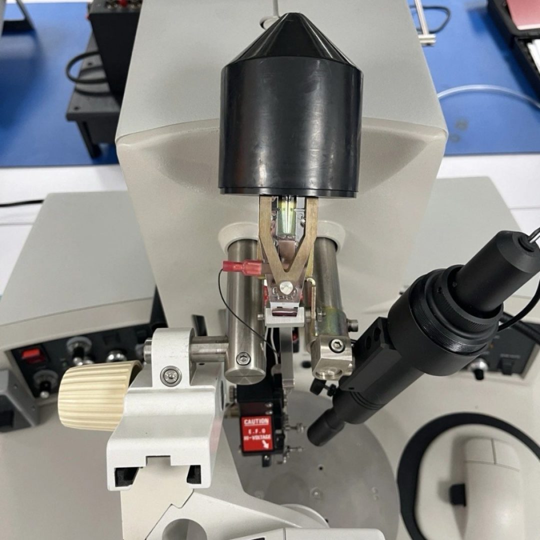 Upper bond head / microscope / EFO area