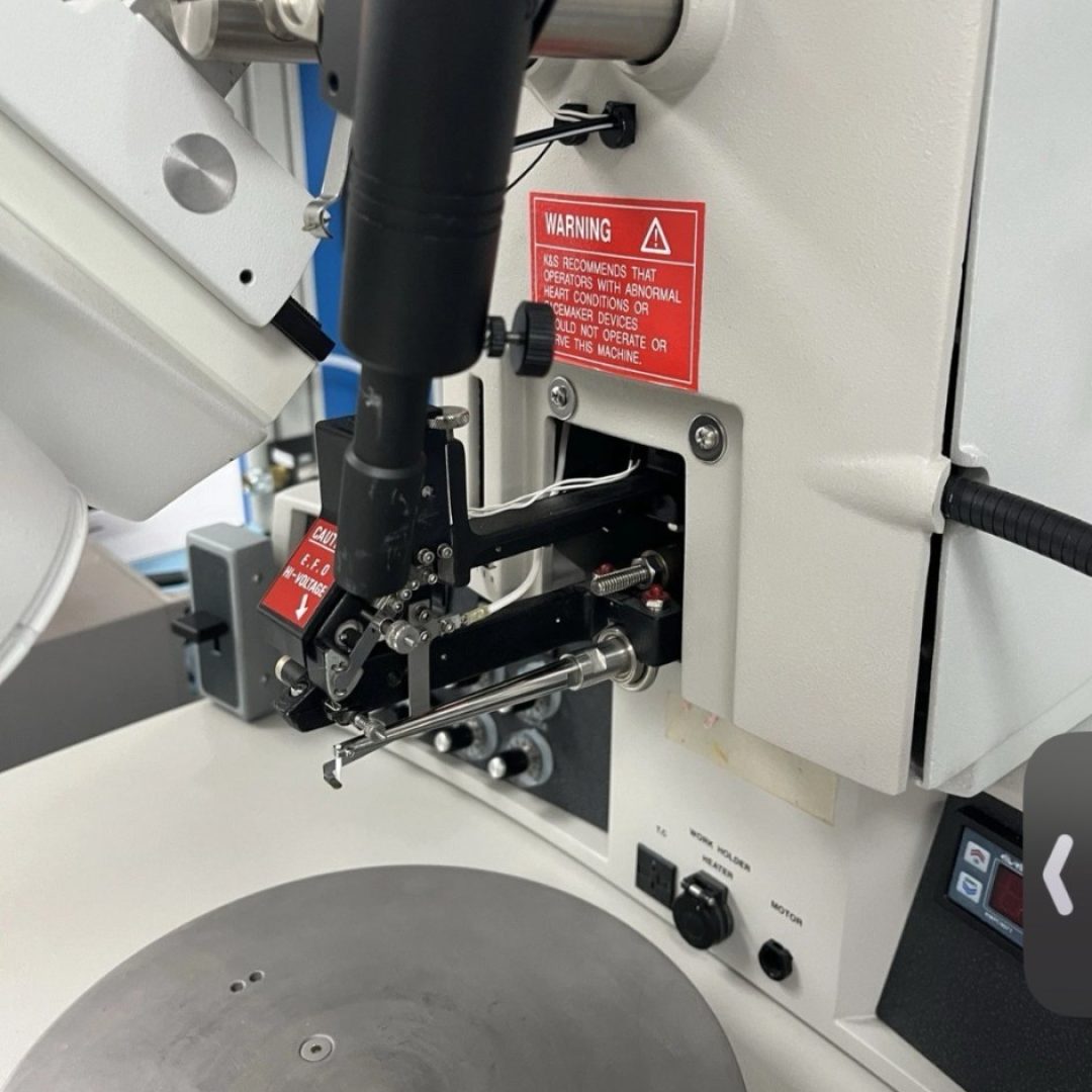 Close-up of bond head / tool area​